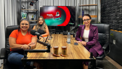 Gisele Paula no Episódio 17 da Jornada do Cliente falando sobre felicidade do cliente como estratégia sustentável de crescimento