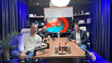 Pedro Felipe, Marcos Guerra e Felipe Tanus no estúdio do ContraPonto falando sobre seguro de crédito corporativo