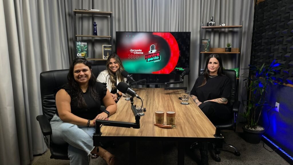 Alessandra Bonini e Bianca Marques entrevistam Lilian Oliveira no Jornada do Cliente Ep 28 sobre Customer Success e crescimento de receita