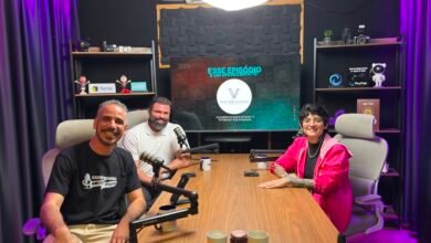 Ana Luiza, gerente de Marca do Sem Parar, participa do Podcast ContraPonto ao lado de Pedro Felipe e Marcos Guerra em episódio sobre branding, experiência do cliente, posicionamento de marca e inovação.