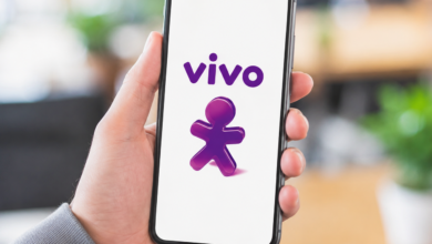 Ilustração de smartphone com sistema de bloqueio de chamadas spam, representando a discussão sobre o Vivo Anti Spam, telemarketing e comunicações legítimas.