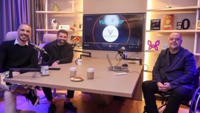 Equipe do Contra Ponto reunida durante a inauguração do novo Studio Contra Ponto na Avenida Paulista, em São Paulo, marcando uma nova fase do maior podcast brasileiro sobre crédito, cobrança, inovação, marketing e tecnologia, recebendo Eduardo Tambellini