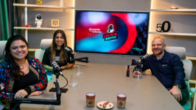 Alessandra Bonini e Bianca Marques recebem Luiz no estúdio do Jornada do Cliente para um episódio sobre negociação digital, Inteligência Artificial, comunicação inteligente e experiência do consumidor na recuperação de crédito.